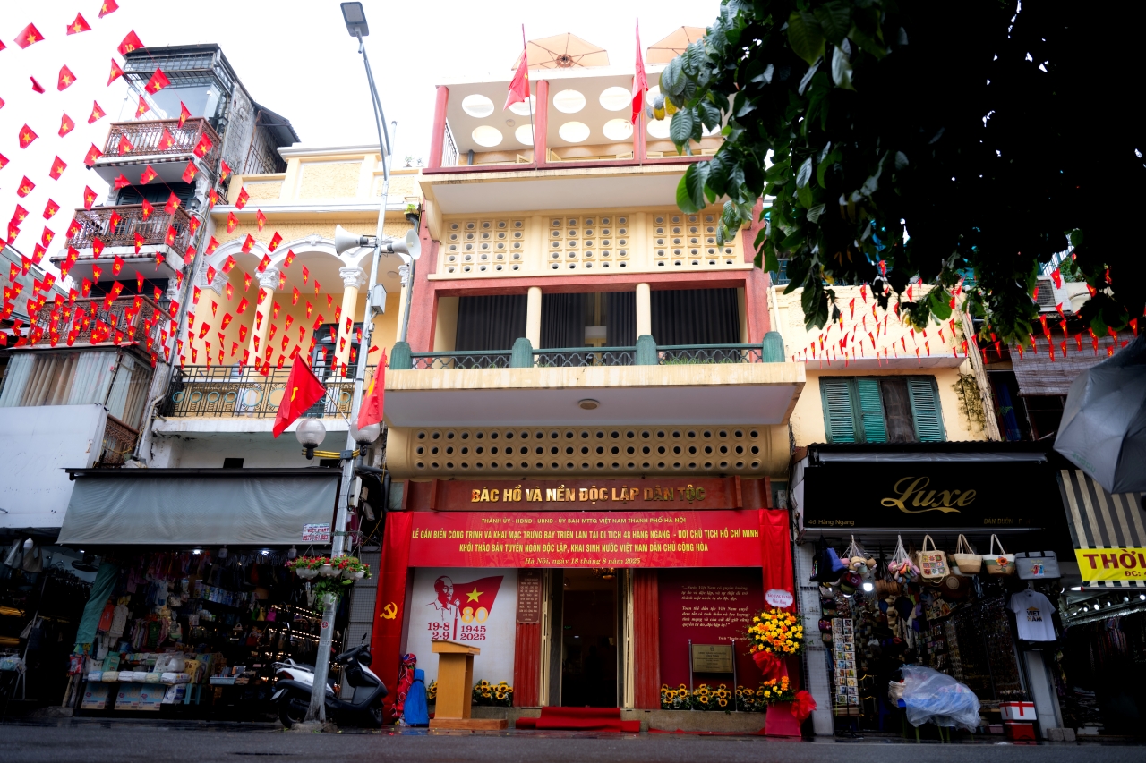 PHỐ HÀNG NGANG – NHỮNG DẤU ẤN CÒN LẠI QUA THĂNG TRẦM LỊCH SỬ